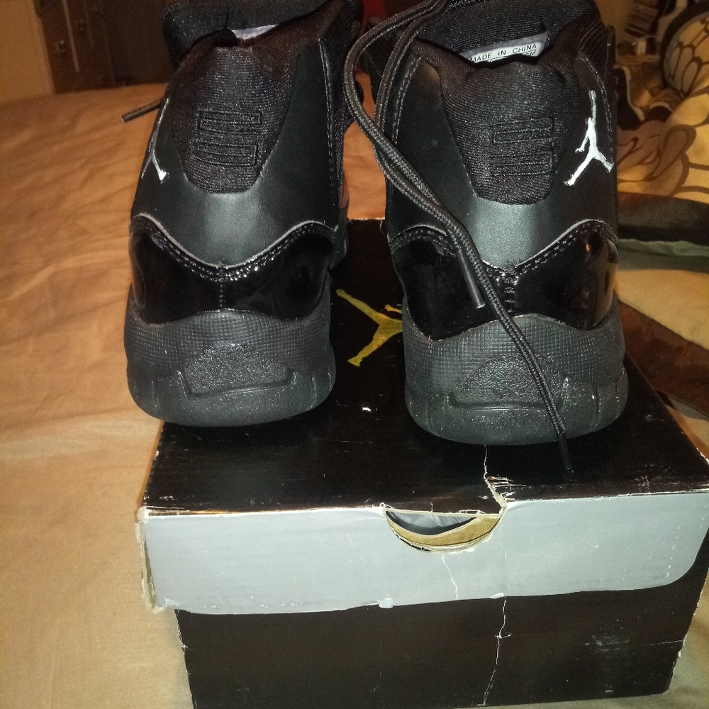 AIR JORDAN BLACKOUTS - Picture 4 of 7